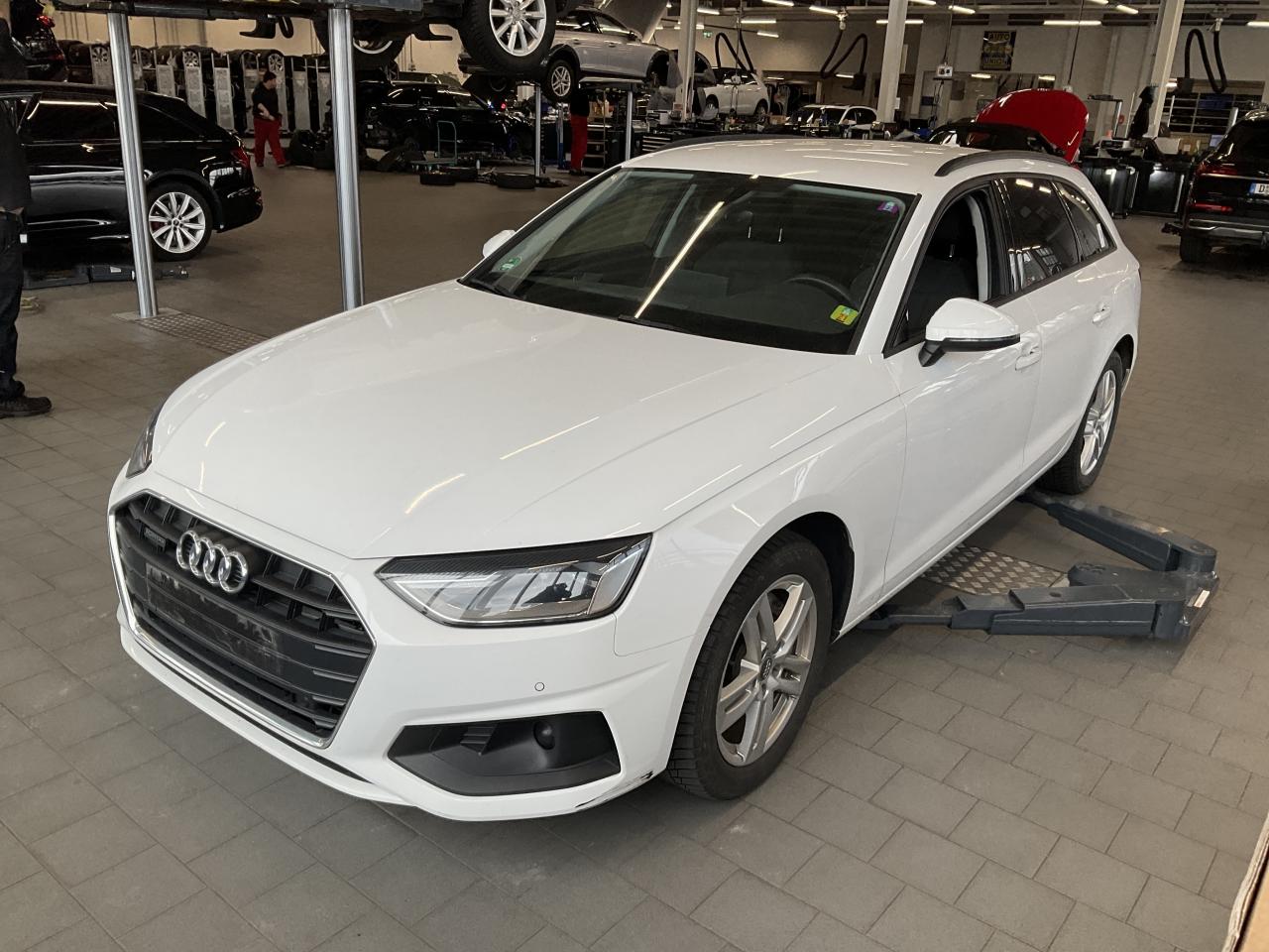 Audi A4 Avant 40 TDI quattro basis